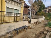 外構工事一式（ブロック塀の解体新設・カーポート一台用土間コン付き）の施工写真0